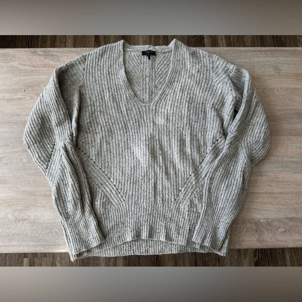 Rag & Bone Eco Donegal V-Neck Sweater in Marled Beige Size Medium Wool Blend - Picture 2 of 7
